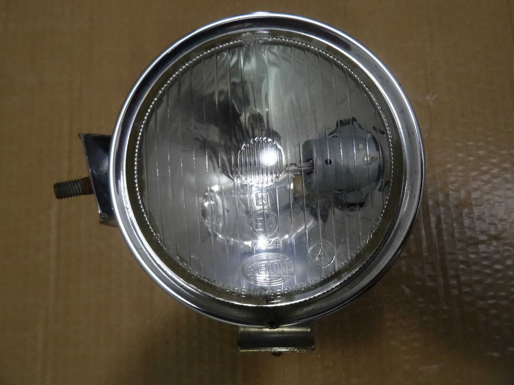 Hella Phares: HELLA 4524  12V HALOGEN  Zusatz Weitstrahler OLDTIMER – Défectueux à Niederbipp par mission55impossibile 3