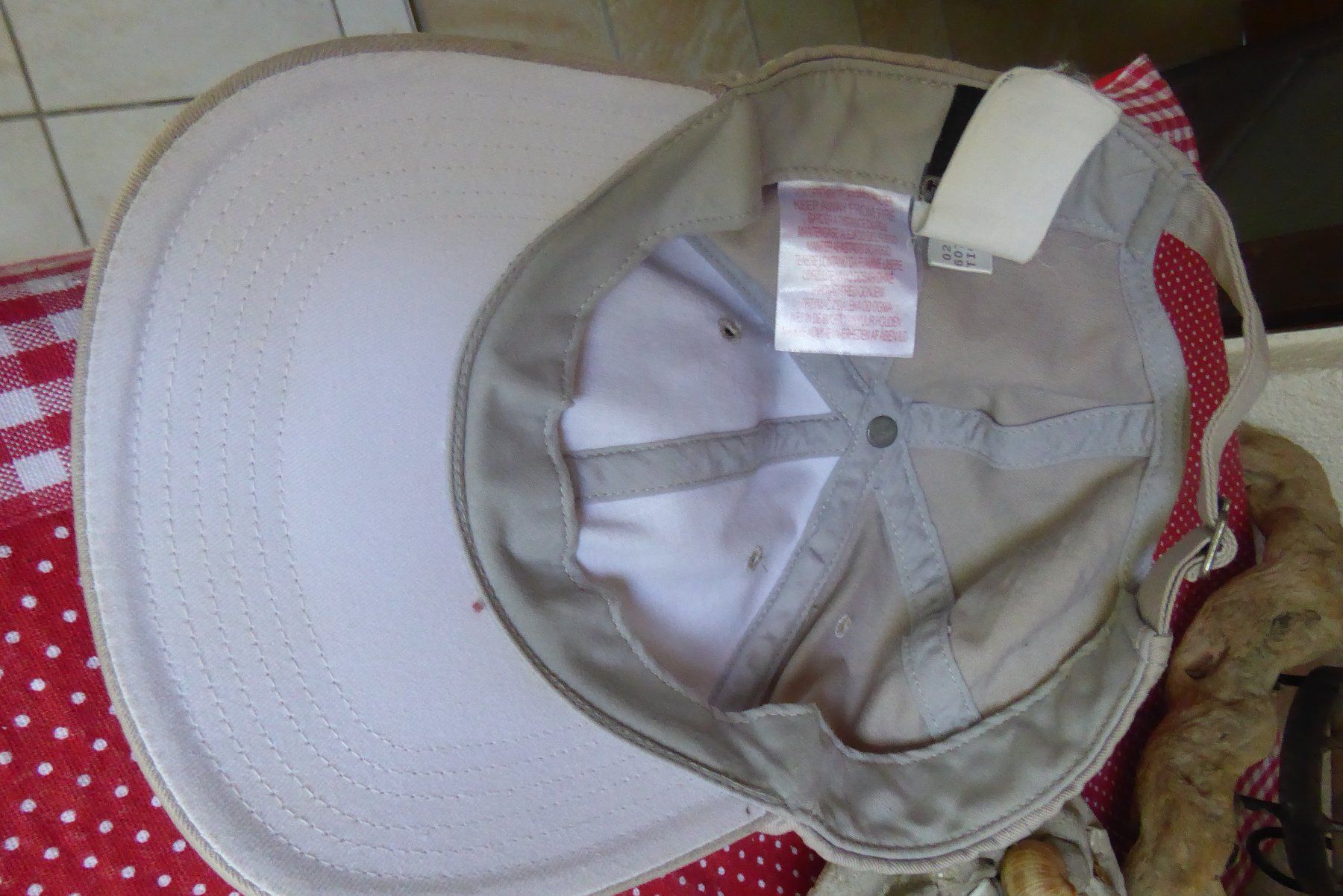 Altro in  Abbigliamento & Accessori: Adiddas Kinder Sommer Kappe Cape verstelbare Grösse – Usato da Sargans venduto da Benziner 3