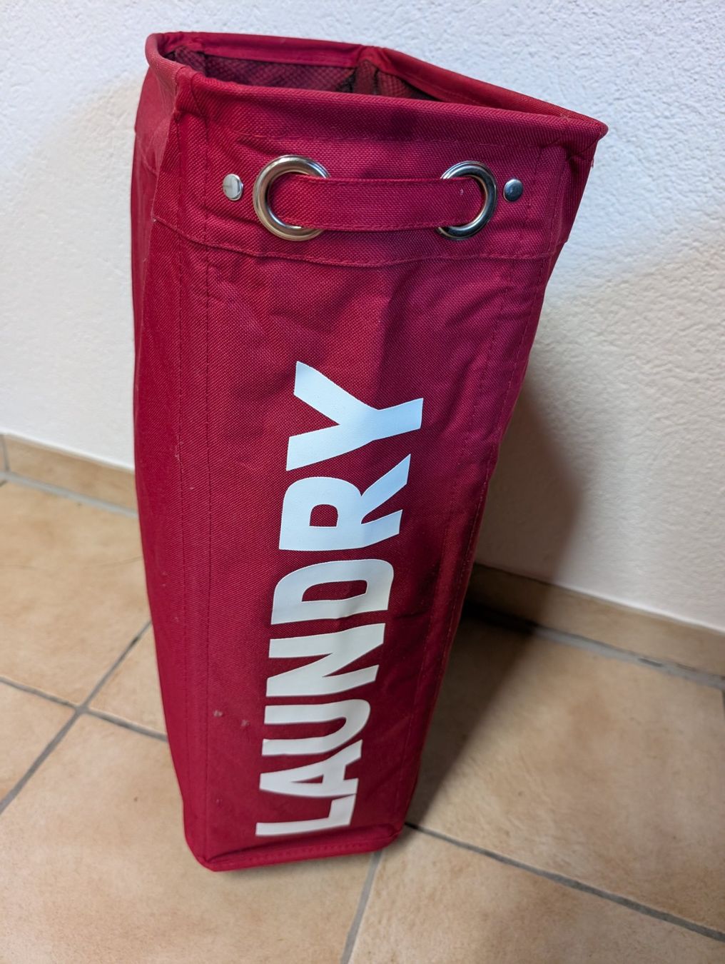 Wenko Cesti per biancheria: Roter Wäschekorb mit Rollen, Wenko Corno 43 l – Usato da Neuenhof venduto da mlw_w98j 2