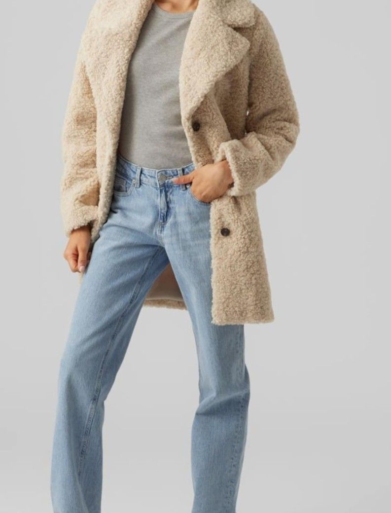 Vero Moda Cappotti: vero moda mantel teddy gr. S – Usato da Basel venduto da Treasurehunter 2
