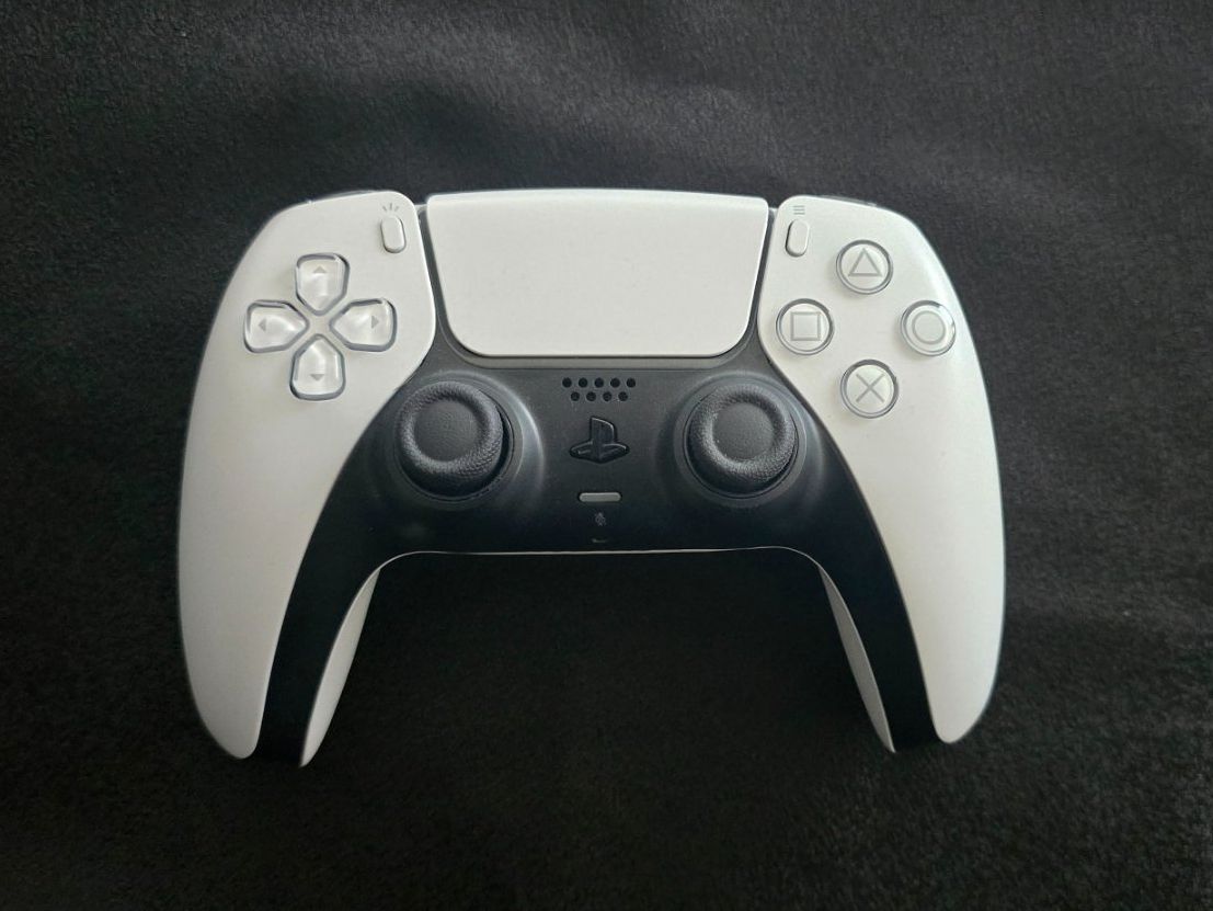 Sony Controller: PS5 Controller DualSense Weiss Top Zustand – Usato da Doppleschwand venduto da Bennox94