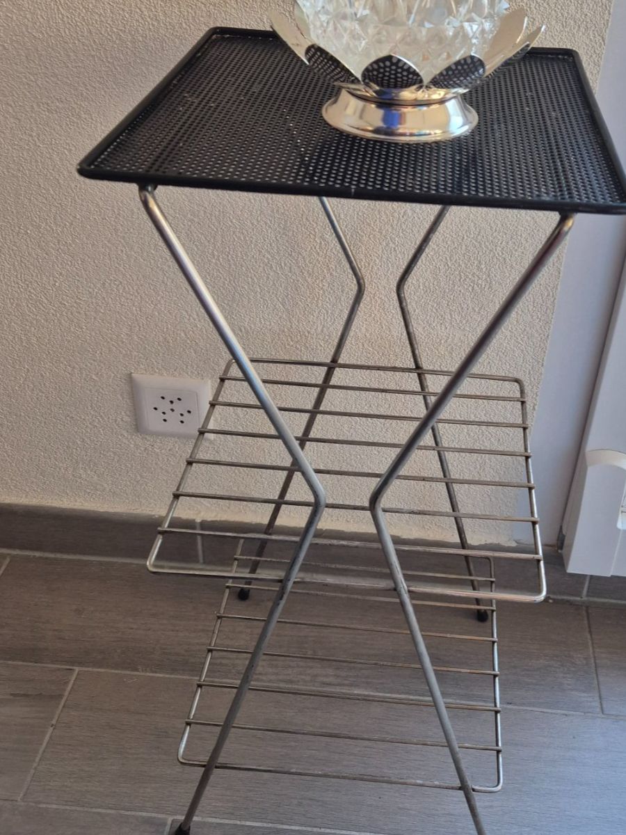 Tavoli: Table d'appoint vintage en métal – Usato da Fully venduto da tameab