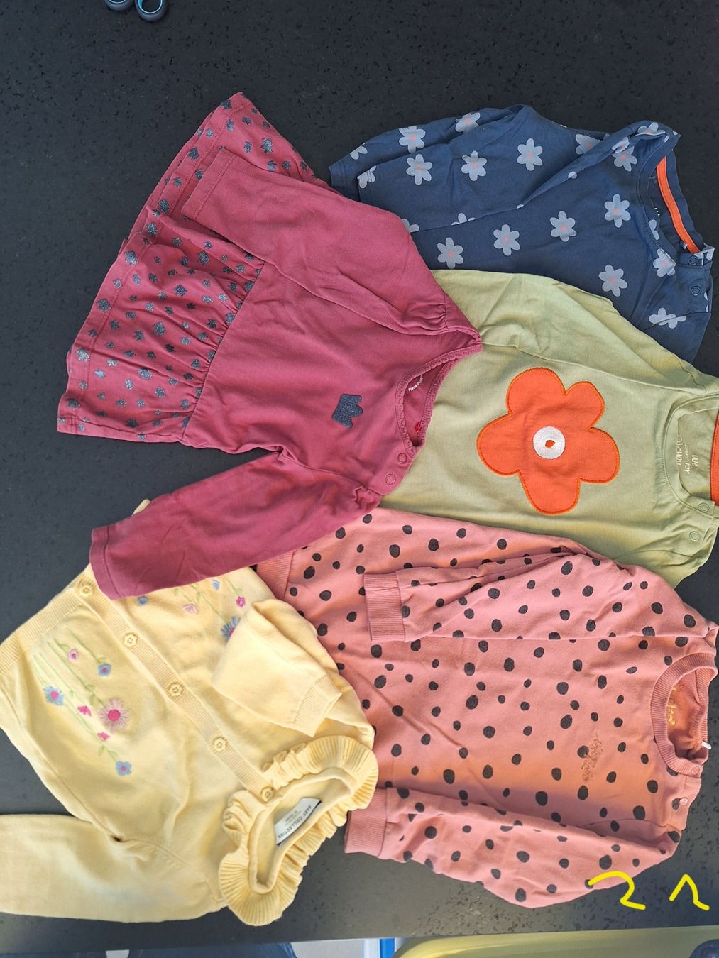 Lotti & Set di vestiti: Kleiderpaket Gr. 86/92 – Usato da Au SG venduto da Schnuga