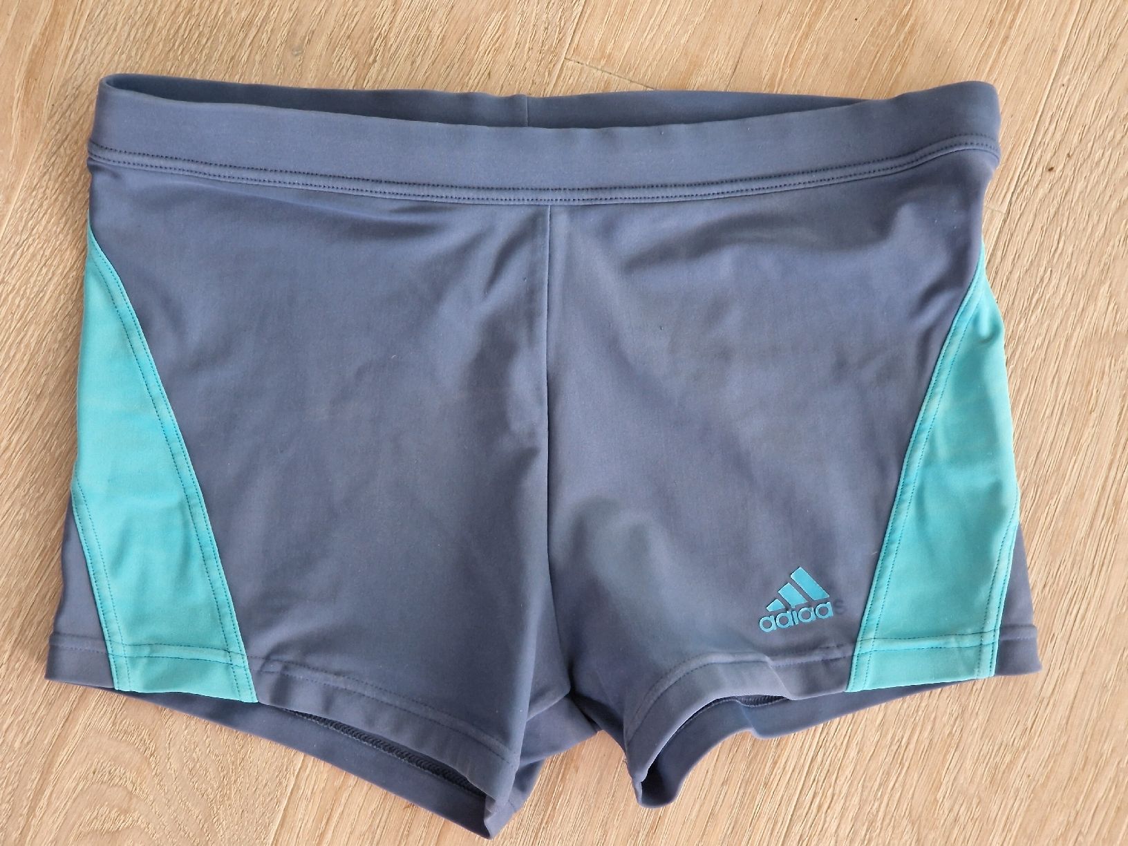 Adidas Costumi da bagno: Adidas Badehose Herren Grösse S  – Usato da Küssnacht am Rigi venduto da Mika014