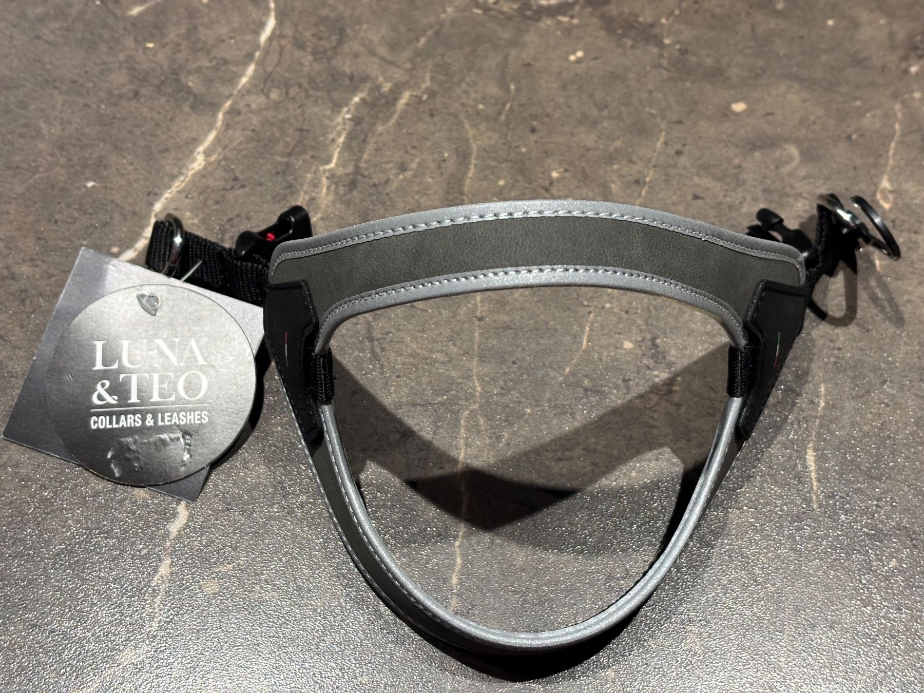 Guinzagli & Collari: Collier pour chien LUNA & TEO Taille 2 – Nuovo e nell'imballaggio originale da Hauterive NE venduto da eriamch