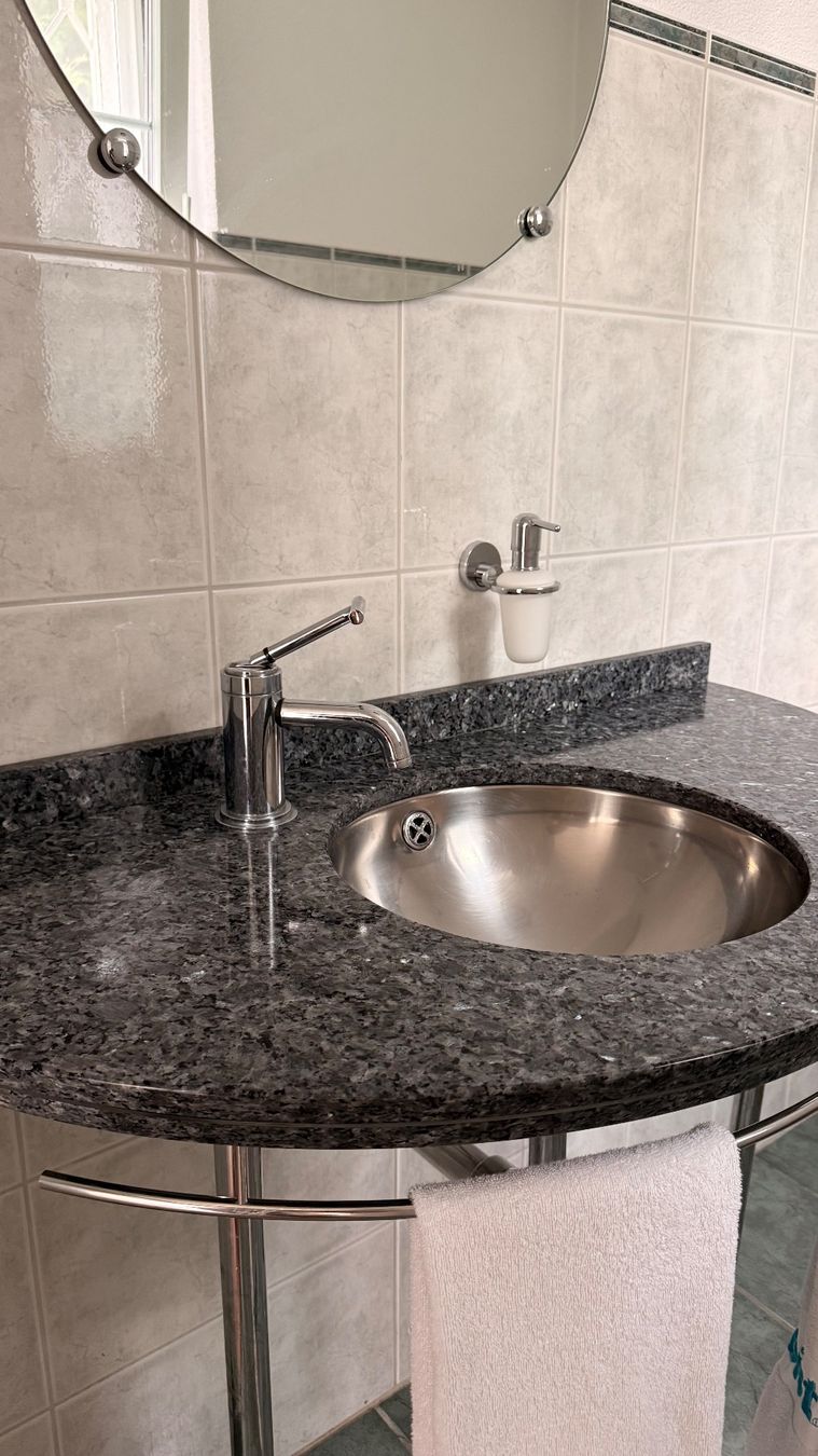 Lavabi & lavandini: Wunderschönes Waschbecken aus Marmor – Usato da Stettfurt venduto da laura.gub 2
