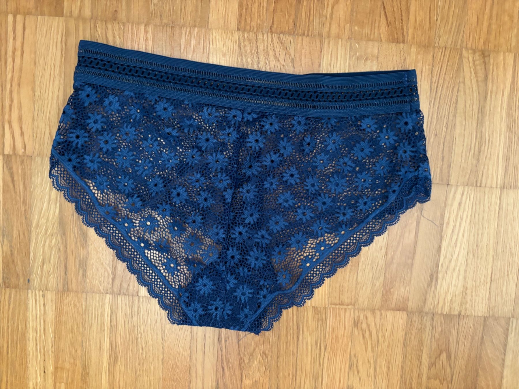 Altra biancheria intima: NEU sexy Spitzen Slip, Grösse M – Nuovo (secondo la descrizione) da Winterthur venduto da Sunshine143 2