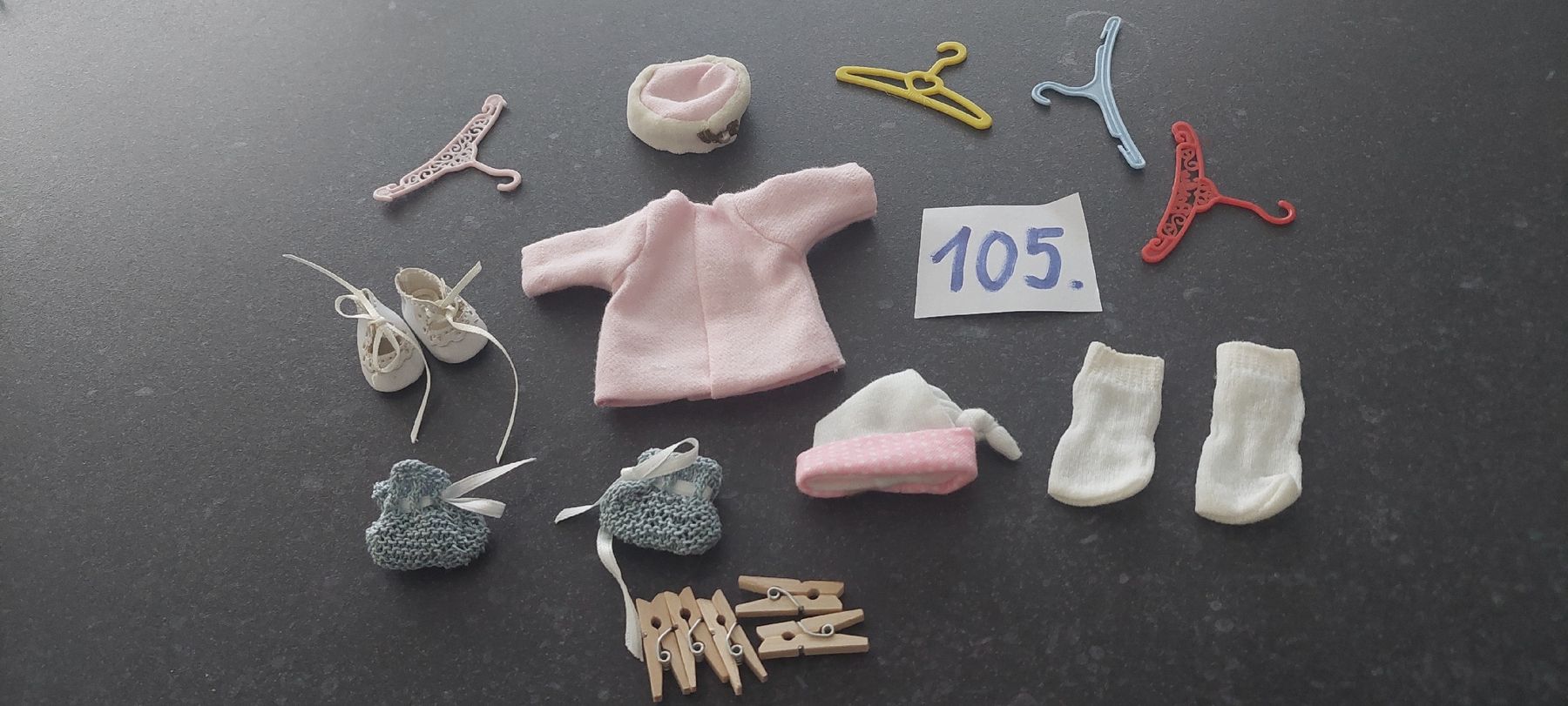 Puppenhäuser & -möbel: Kleine Puppenkleidchen etc.  – Neu (gemäss Beschreibung) aus Muri AG von nindo1