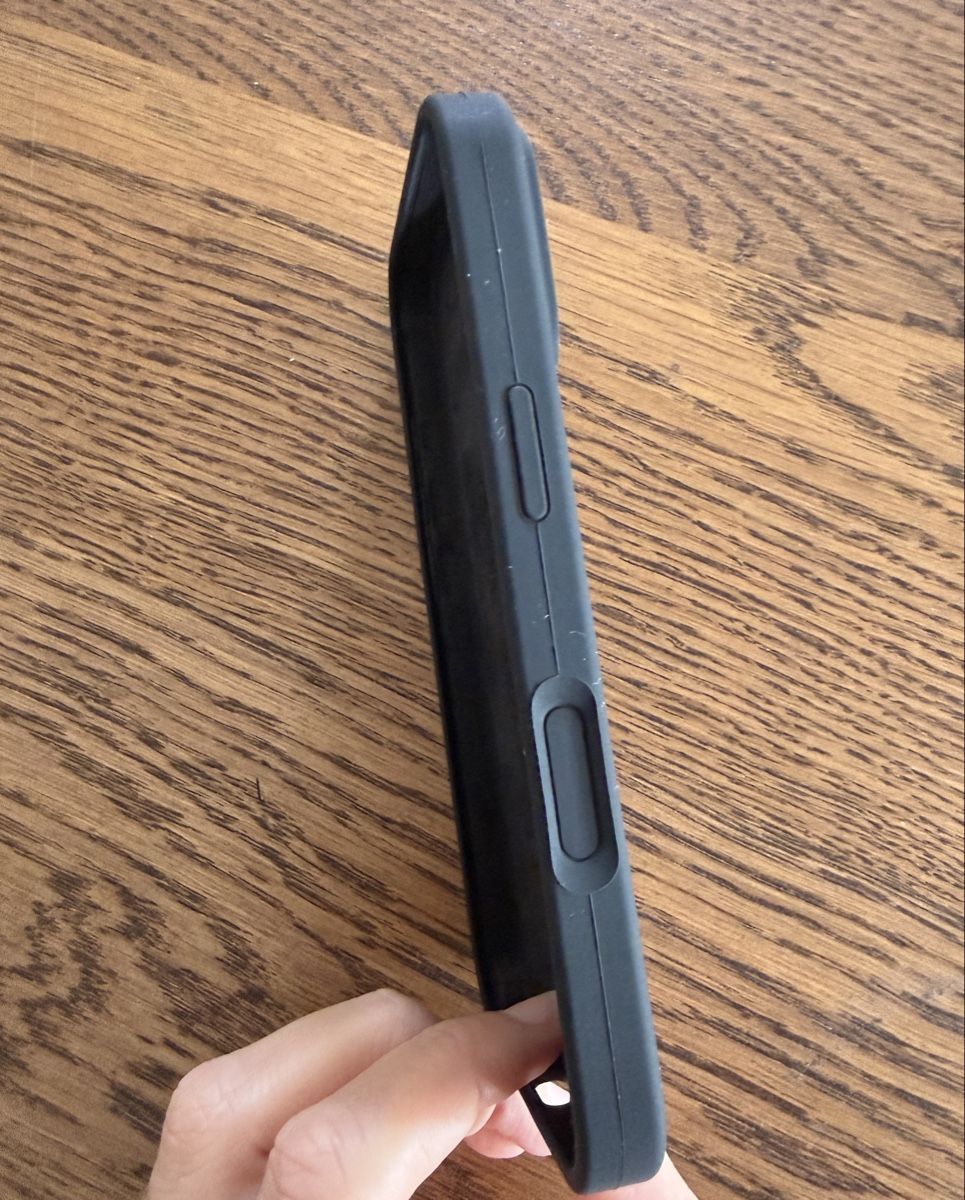 Cover & Protezioni schermo: Coque Apple iPhone 16 Pro noire - neuve – Nuovo e nell'imballaggio originale da Lausanne venduto da Stephaniesdressing 3