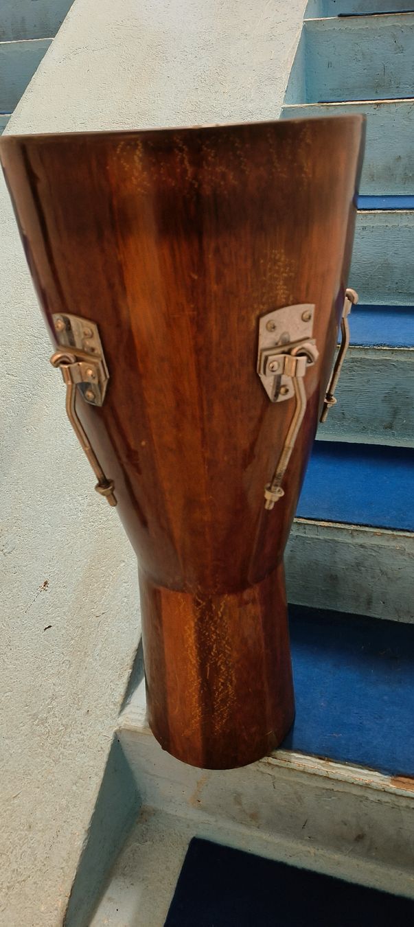 Musikinstrumente: Djembe Trommel Mahagoni  – Gebraucht aus Wädenswil von M_Gee 2