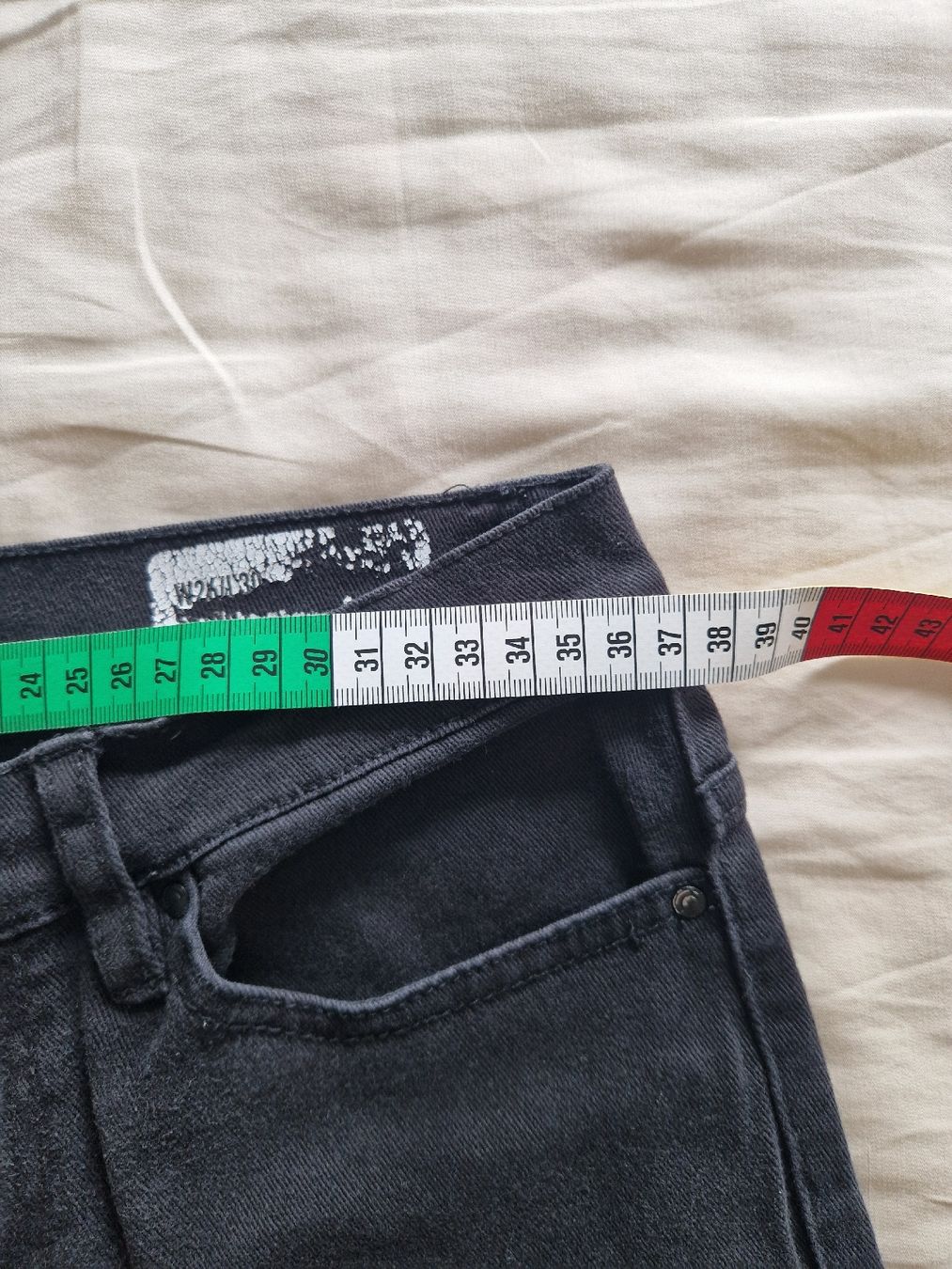 Jeans: Jeans noir – Usato da Lausanne venduto da mgo_yx25 2