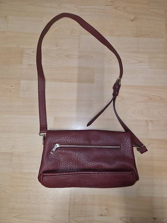 Sacs femmes: Dunkelrote Handtasche – D'occasion à Ostermundigen par mer_7kr7 1