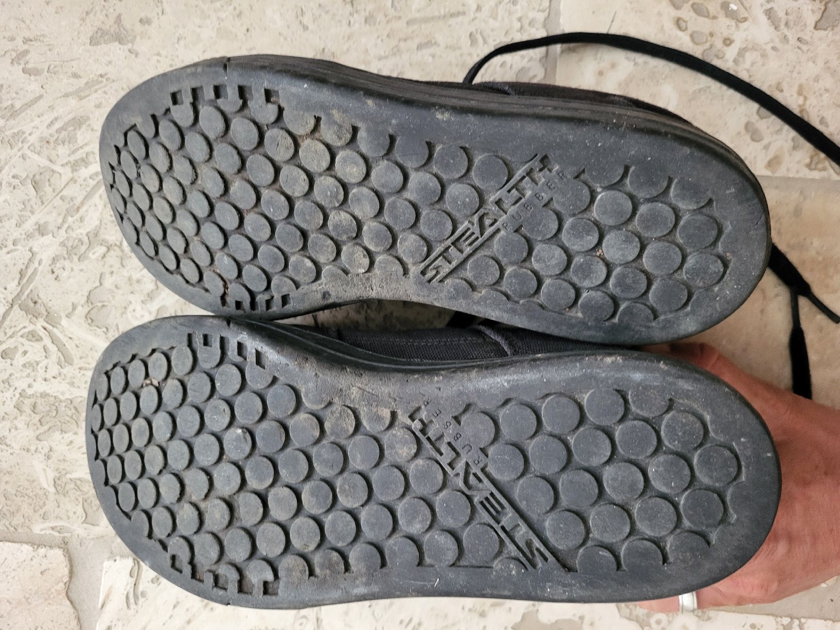 Five Ten Scarpe da uomo: Chaussures Five Ten Freerider VTT 42 2/3 – Usato da LA NEUVEVILLE venduto da gwarcurtis 2