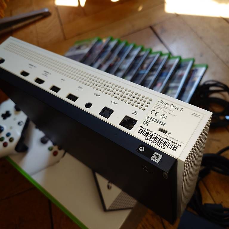 Console: Xbox ONE s 1T + Kinect + Games – Usato da Zürich venduto da vincenzoli 2