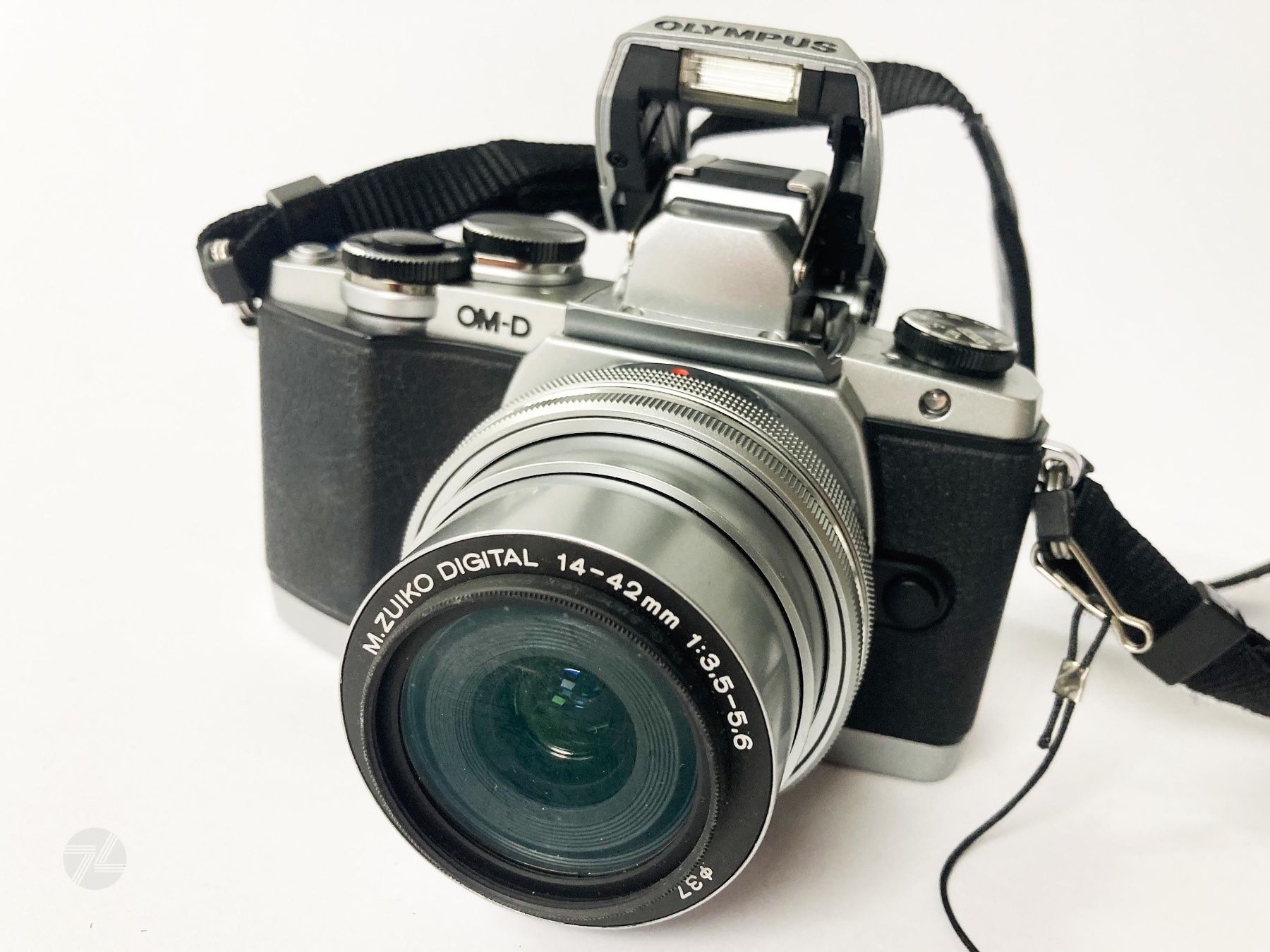 Olympus Fotocamera: Olympus OM-D E-M10 Systemkamera Digitalkamera + Zubehör – Usato da Wetzikon ZH venduto da cyan74 3