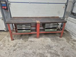 Werkbank mit Schubladen 