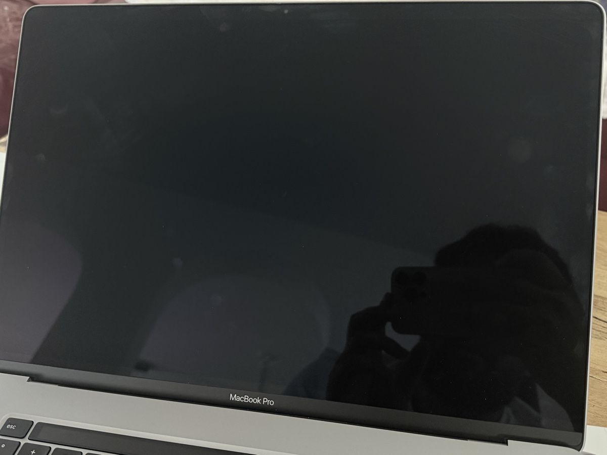 Apple Notebooks: MacBook Pro, Unfassbar starker PC – Neu und originalverpackt aus sirnach von samuuelee 3