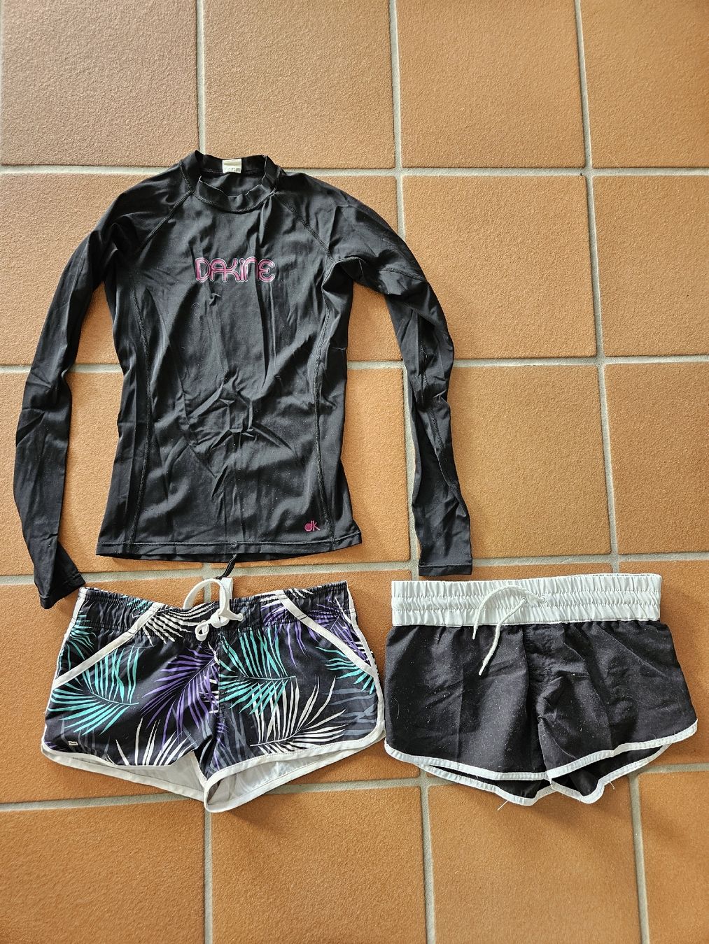 Lotti di vestiti: Surferpaket Damen – Usato da Eschenbach SG venduto da MarThu