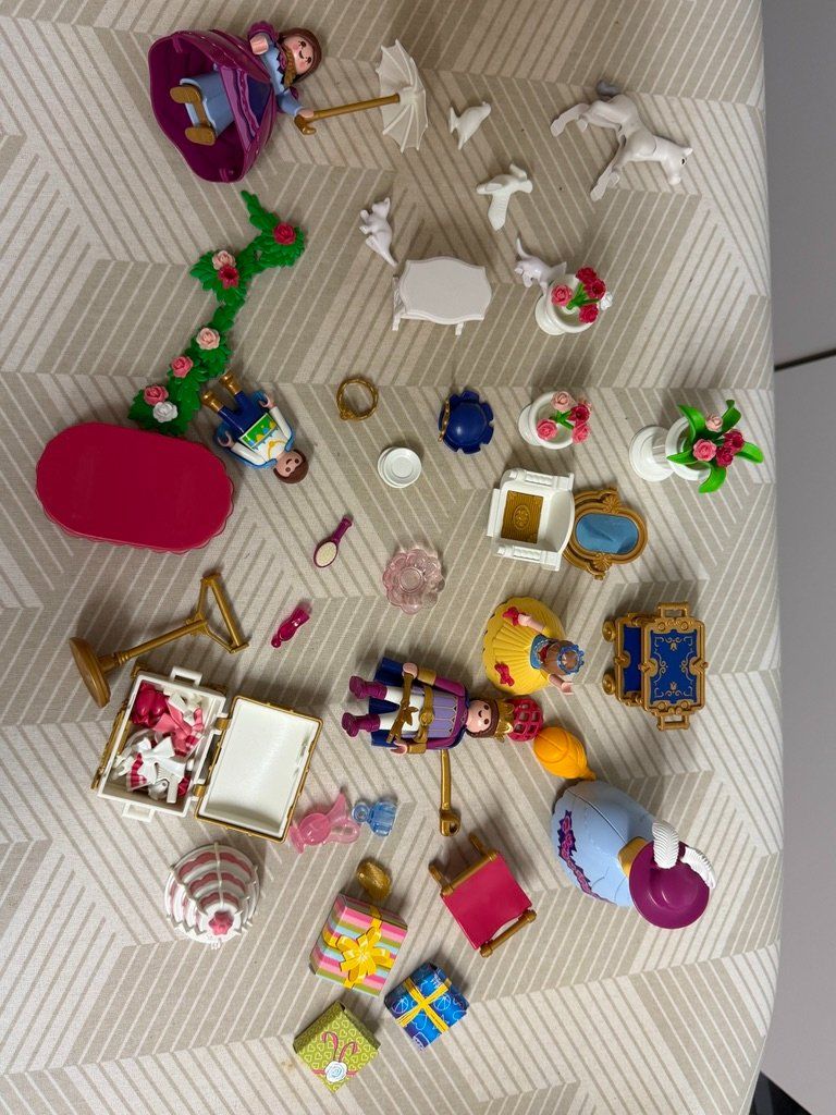 Playmobil Giocattoli: Playmobil Mitnehm-Schloss – Usato da Dübendorf venduto da ilazzi 2