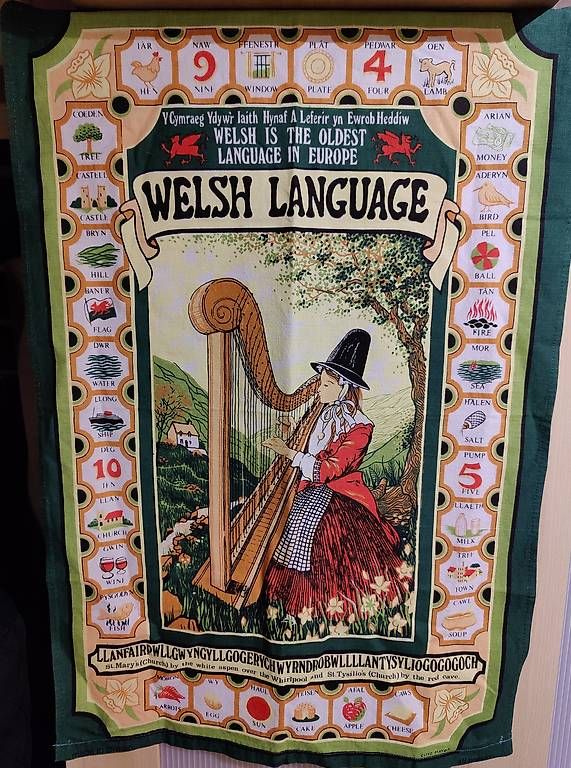 Tutte le decorazioni: Welsh Language Tea Towel / Wall Art – Usato da Schwarzenberg LU venduto da Kryssy81