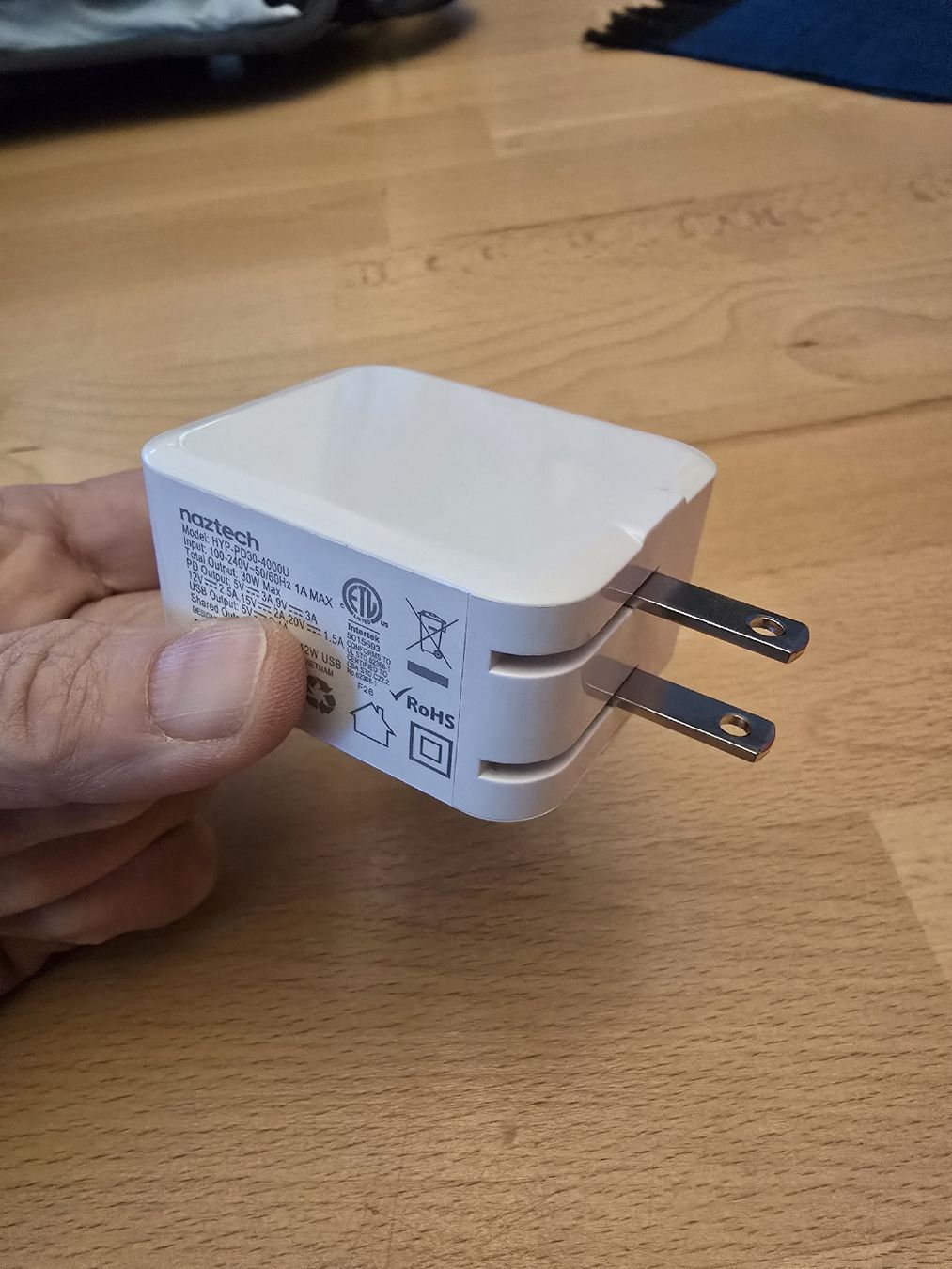 Laufwerke & Adapter: Chargeur Naztech 30W USB-C + USB-A neuf – Neu (gemäss Beschreibung) aus BERN von froggyinternationale 3