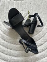 Sandales à talons en cuir