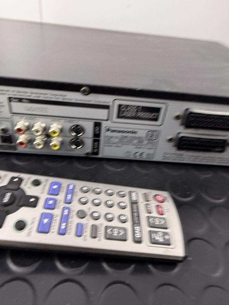 Panasonic Registratori: Panasonic DVD Recorder DMR-E55H mit Fernbedienung – Usato da Muttenz venduto da reb_6z2t 4
