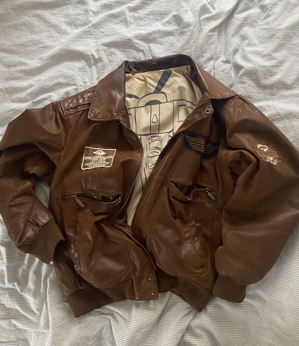 Vestes: Brown Leather Bomber Jacket Used Size L – D'occasion à St. Gallen par ali_5nm2