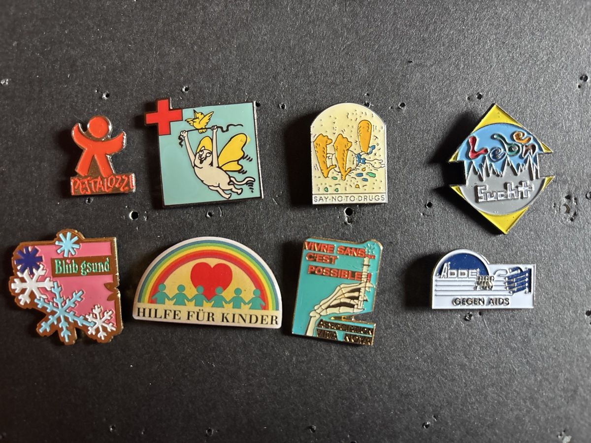Plaketten & Abzeichen: Pins Divers – Gebraucht aus Lützelflüh-Goldbach von NicoleL.
