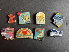 Pins Divers