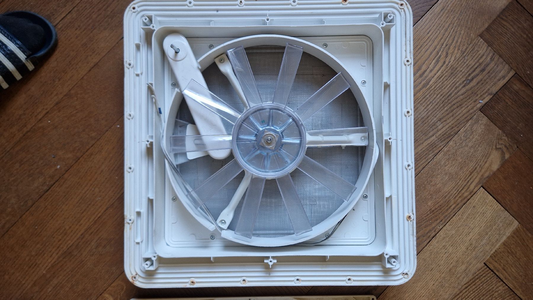 Fiamma Ventilateurs: Fiamma Turbo Vent 40x40 – D'occasion à Winterthur par simonc_95 2