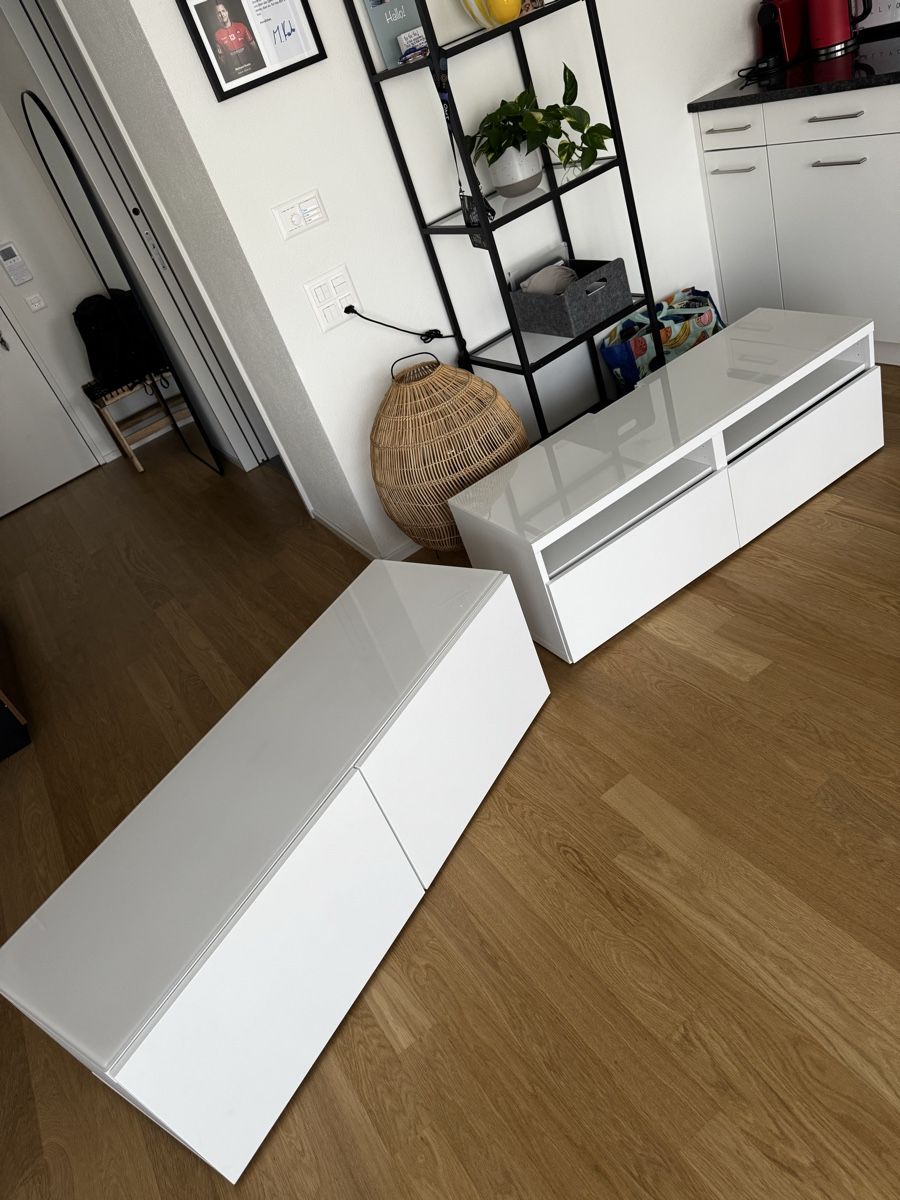 Ikea Mobili TV: Zweiteiliges TV-Möbel-Set – Usato da Ostermundigen venduto da ali_cds7