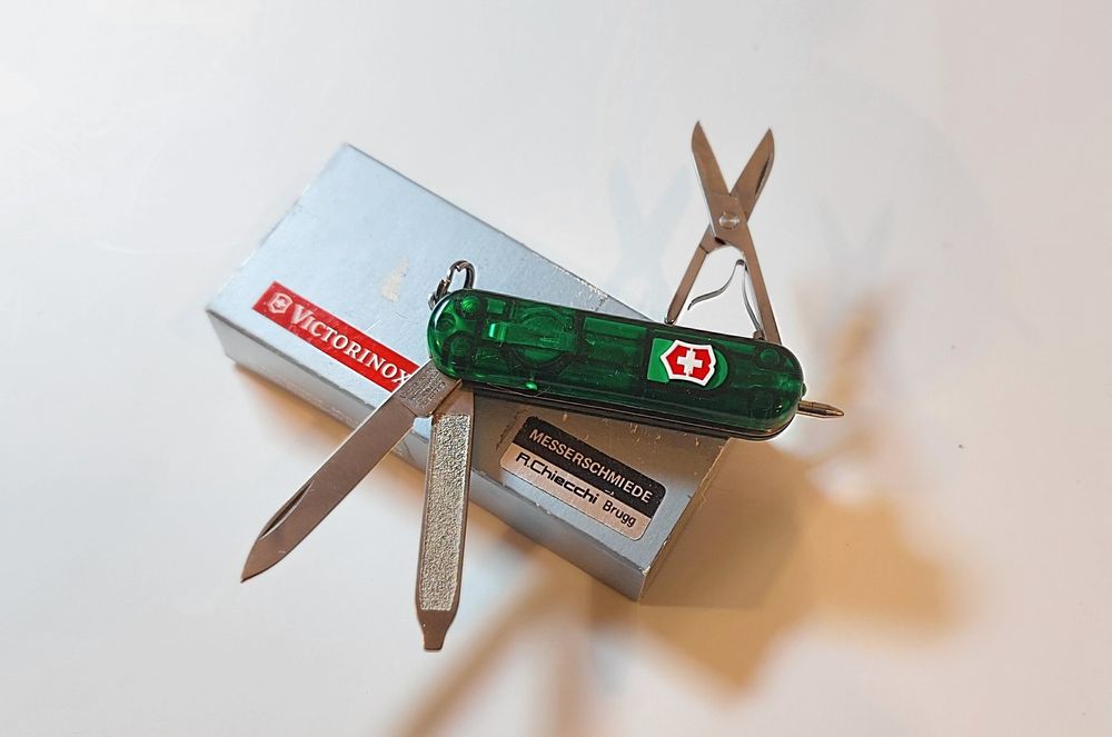 Schweizer Sackmesser von Victorinox klein | Kaufen auf Ricardo