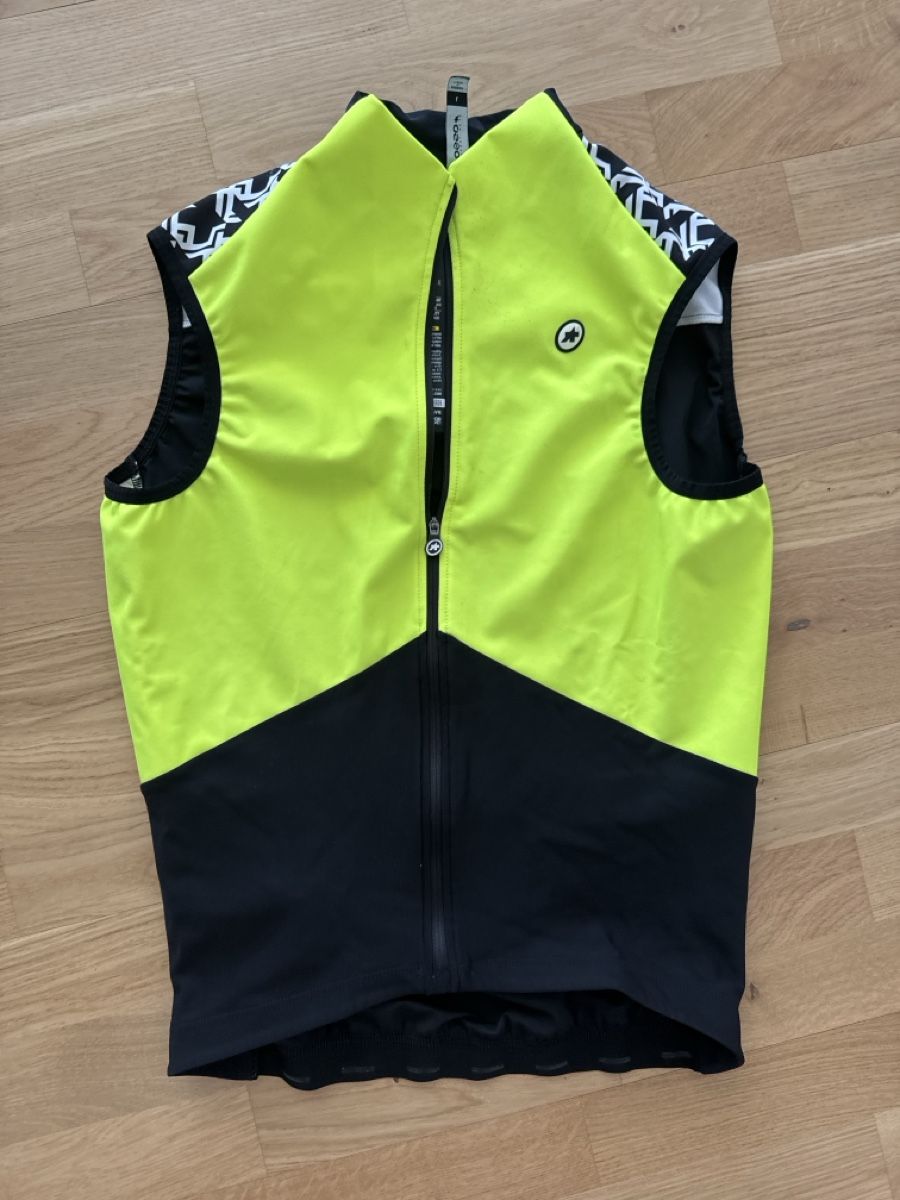 Assos Gilet & Giacche: Assos Mille GT Airblock Weste – Usato da Hunzenschwil venduto da mila012