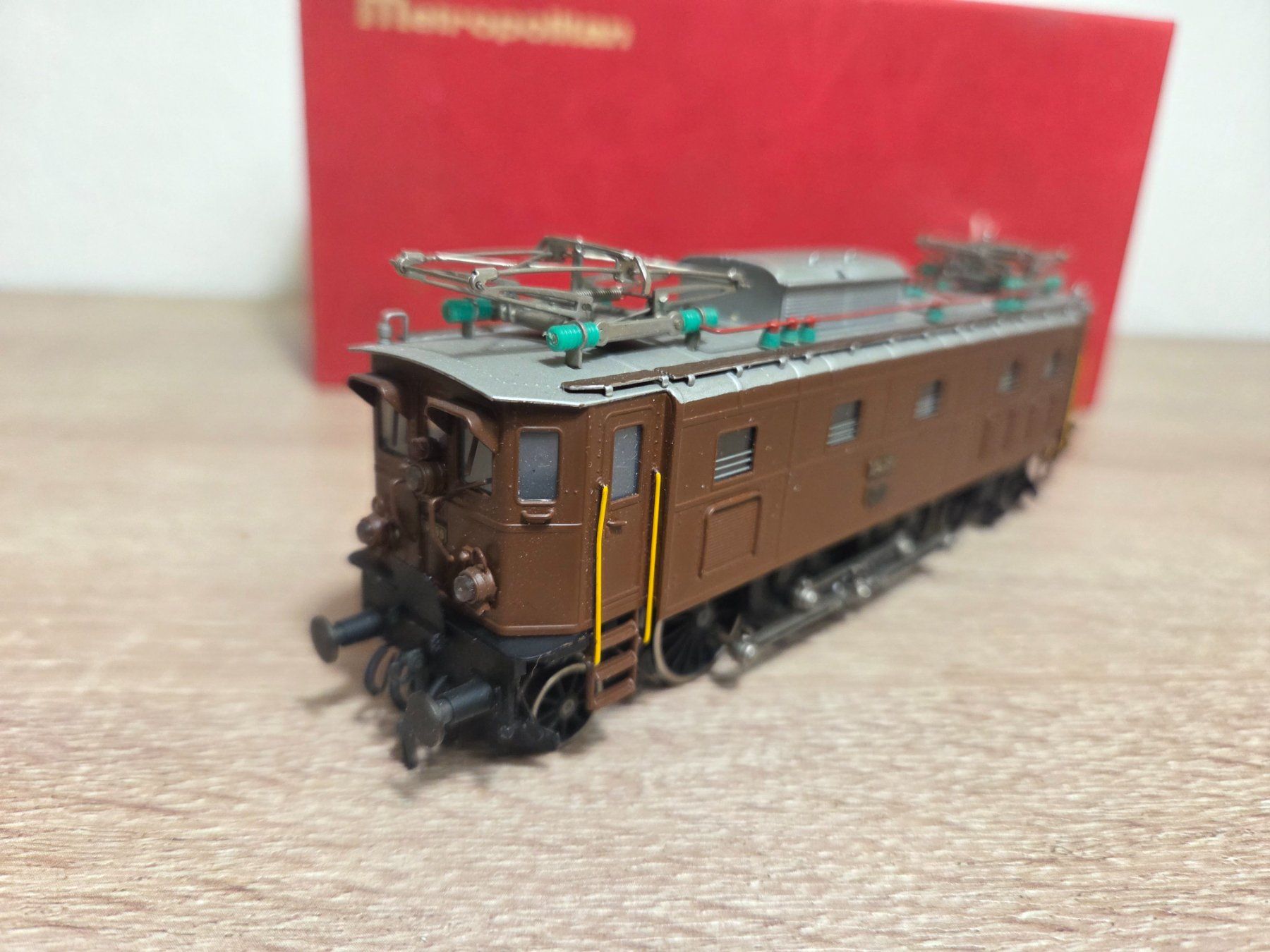 Metropolitan Modellini di ferrovie: Metropolitan 719 "Limmat Centenary" E-Lok SBB H0 – Usato da St-Aubin-Sauges venduto da Lo_Go 2
