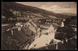 AK Aarburg, Marktplatz mit Häusern, Baumgruppe und Fluss