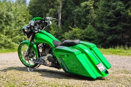 Harley-Davidson FLHXSE CVO Street Glide Bagger