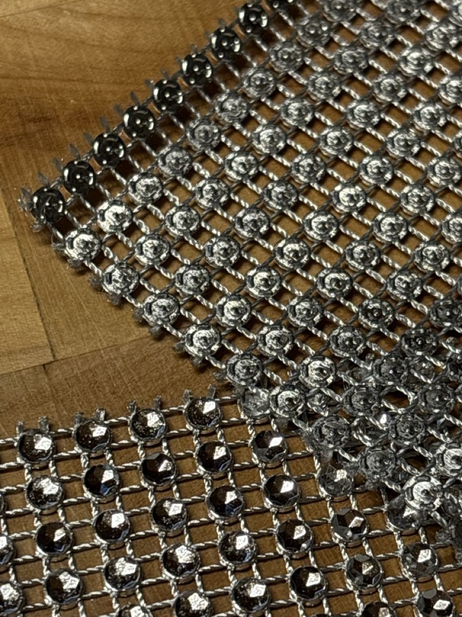 Tessuti: Band mit Strass optik 280 cm lang – Nuovo (secondo la descrizione) da Rümlang venduto da SchumBru10 2