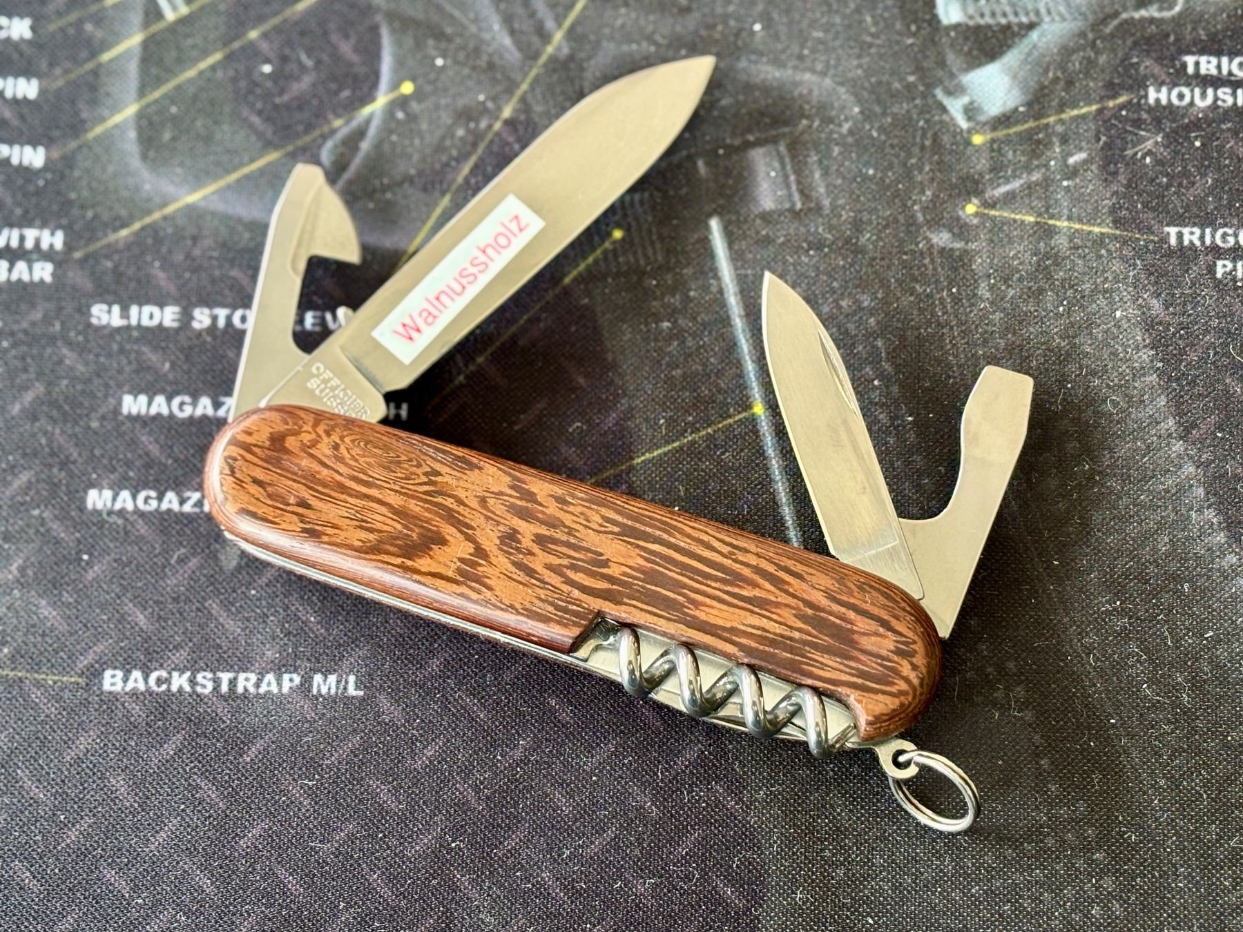 Victorinox Coltelli tascabile: Victorinox Walnuss – Nuovo (secondo la descrizione) da Frauenkappelen venduto da Doc_Snyder 1