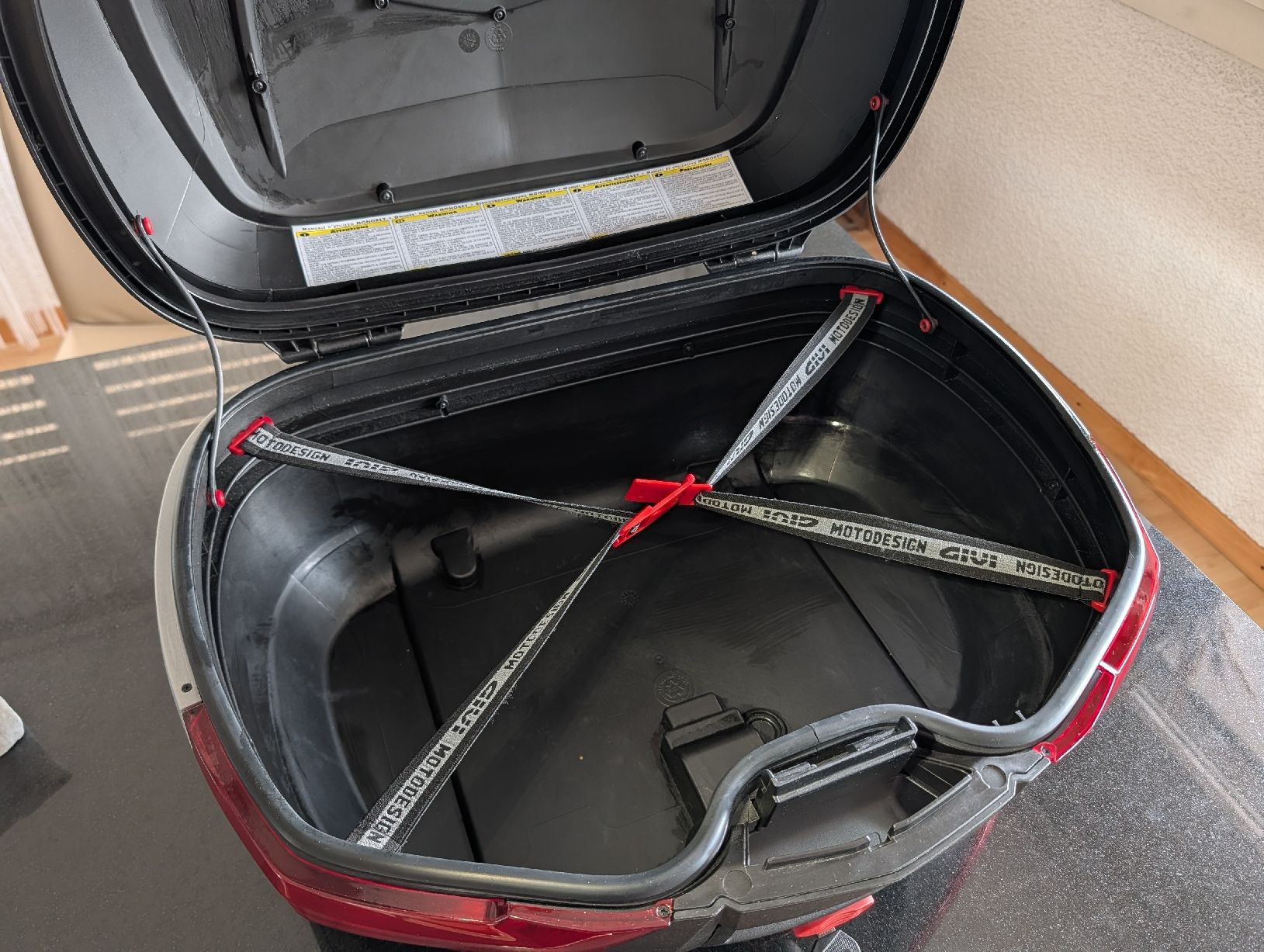 Givi Topcase: Givi Monokey System V47 – Usato da Dallenwil venduto da Nettermensch 2