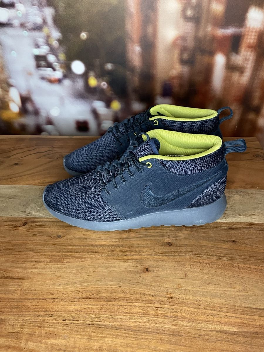 Scarpe da uomo: Nike Roshe Run Mid-Top Sneaker Gr. 42.5 – Usato da Bern venduto da Peeuee