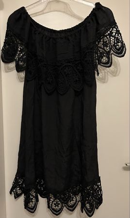 ***luftig leichtes Oberteil schwarz mit Spitzen***NEU