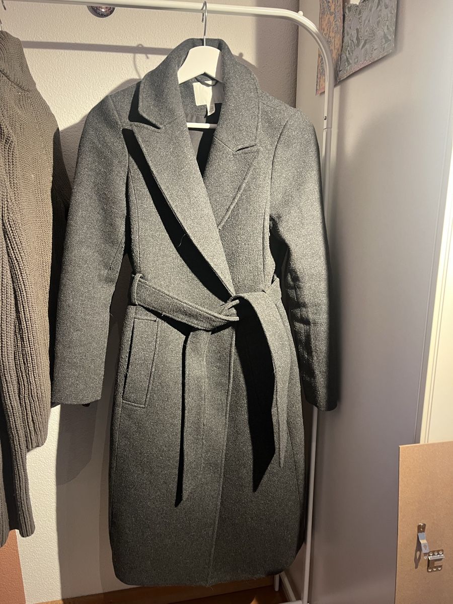 H&M Cappotti: Wollmantel Grau, Gr. 32, H&M – Nuovo (secondo la descrizione) da Eschenbach LU venduto da fva_w6dz
