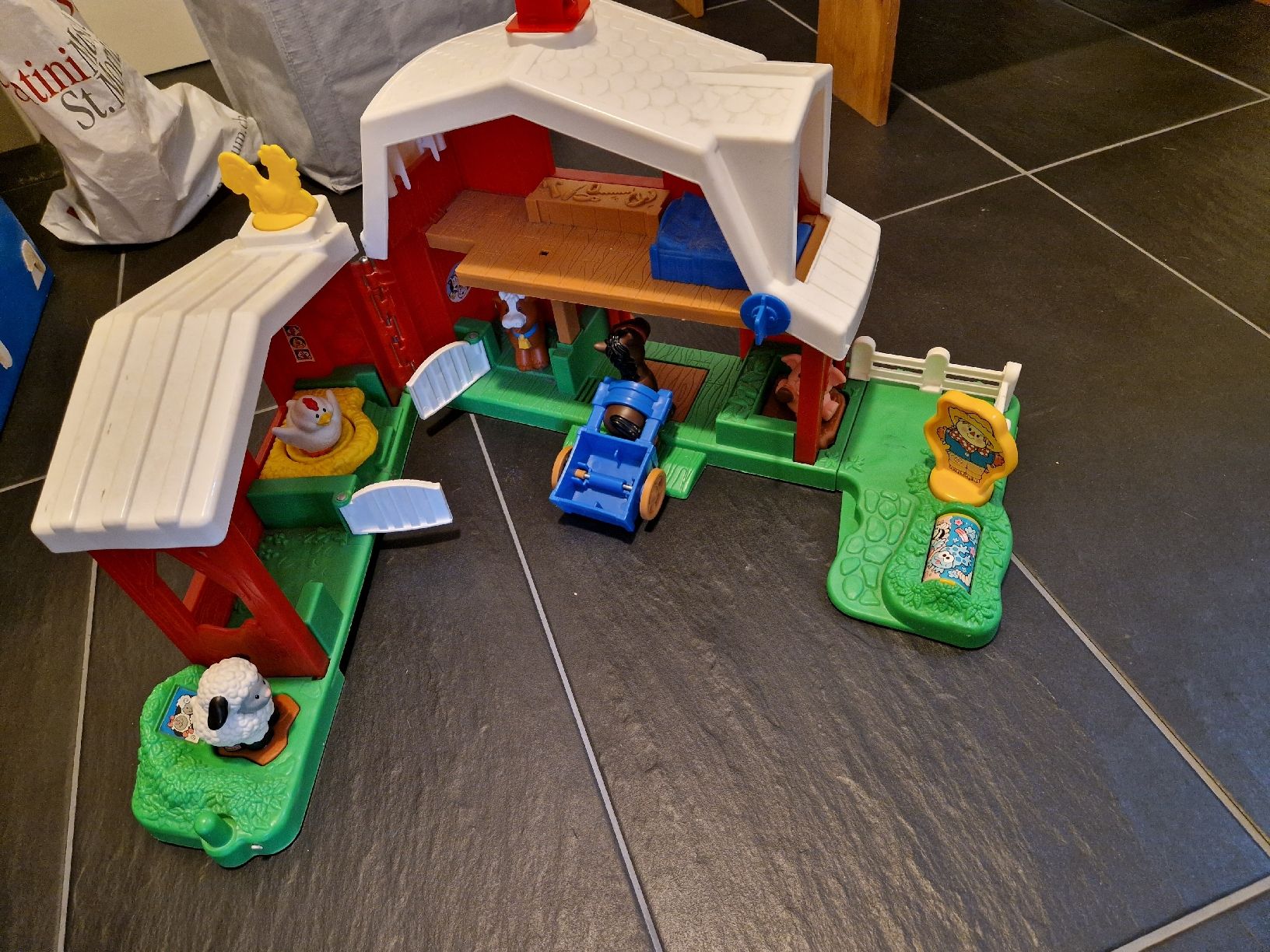 Fisher-Price Giocattoli: Bauernhof mit Tieren – Usato da Utzenstorf venduto da noe_2klh 1