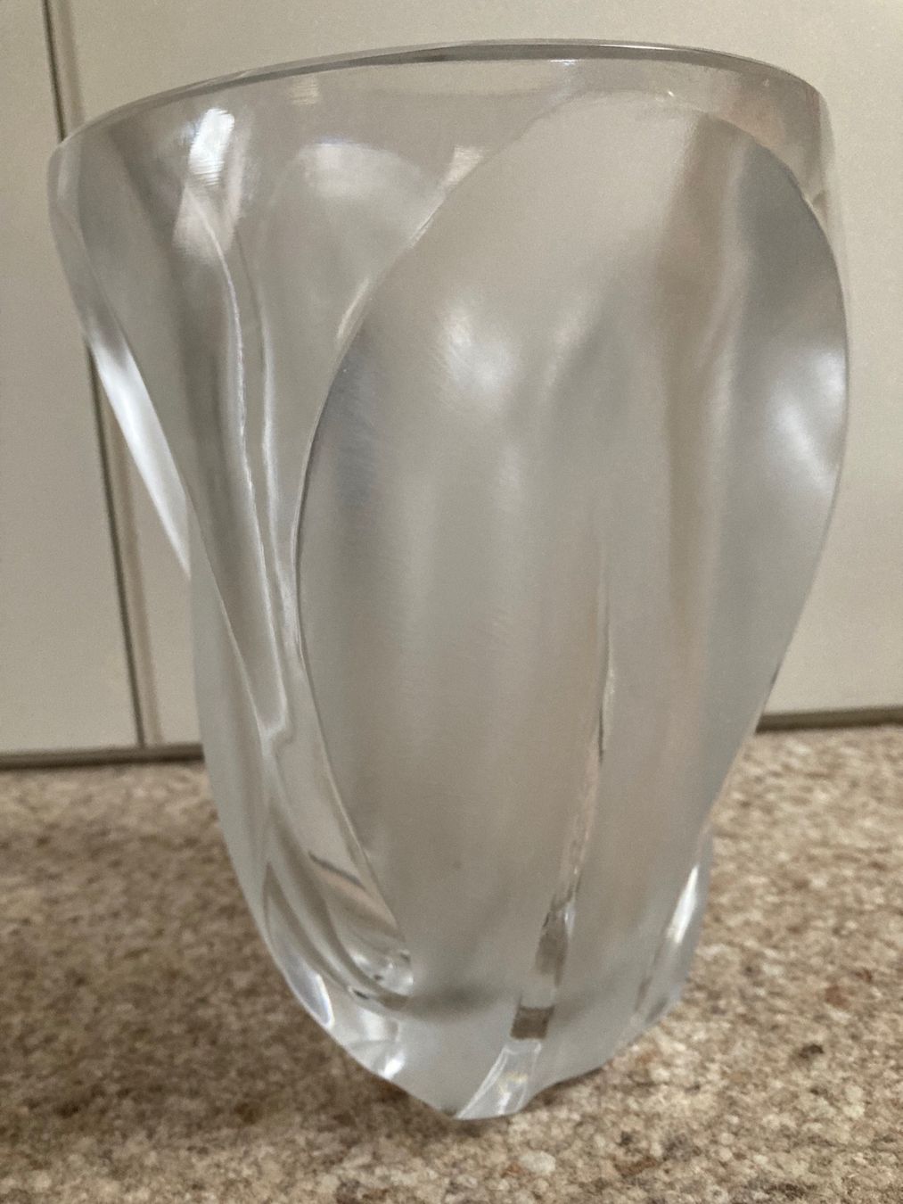 Lalique Vasi & Recipienti: Vase Ingrid de Lalique – Usato da St-Légier-Chiésaz venduto da Antichorloge 3