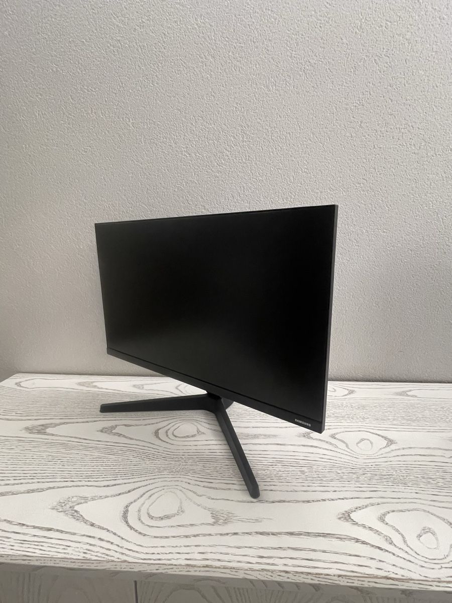 Samsung Ecrans: Samsung Monitor – Neuf (Voir description) à Mauren par mar_zwh8 1