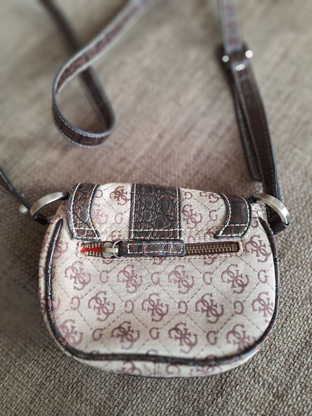 Guess Borse da donna: Guess Umhängetasche. NEU.. – Nuovo (secondo la descrizione) da Bassersdorf venduto da Makeje58 1