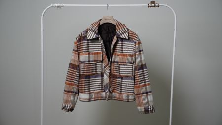 Monki Jacke kariert orange braun beige Mantel