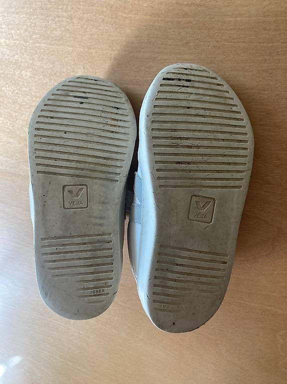 Veja Scarpe per ragazzi: Veja Turnschuhe Gr. 27 – Usato da Nussbaumen AG venduto da Nayalu 1