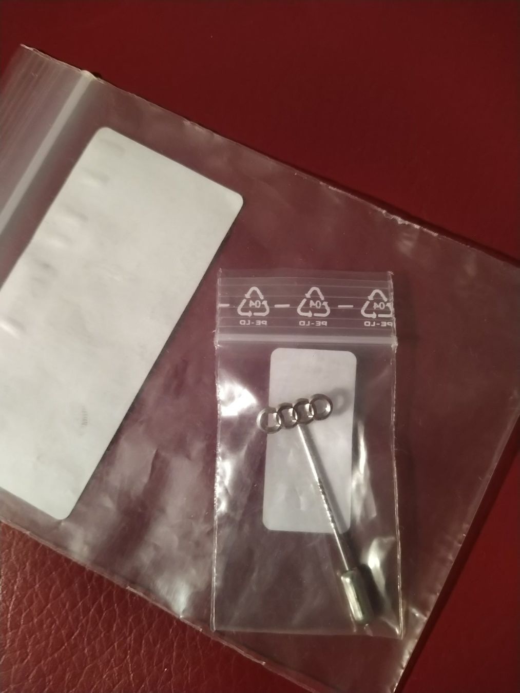 Spille & Fermagli: Anstecknadel Audi Ringe Original – Nuovo e nell'imballaggio originale da Erlinsbach venduto da Felix_L.